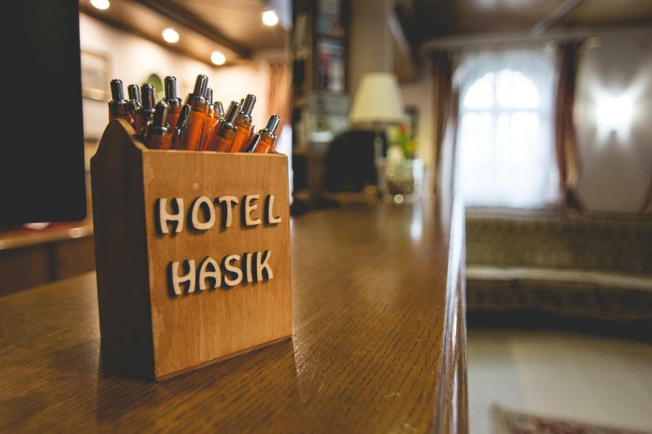 Hasik Hotel Magyarpolany Exterior photo